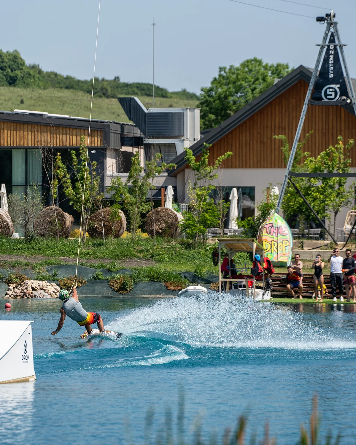 Figură inversată peste obstacol Drop